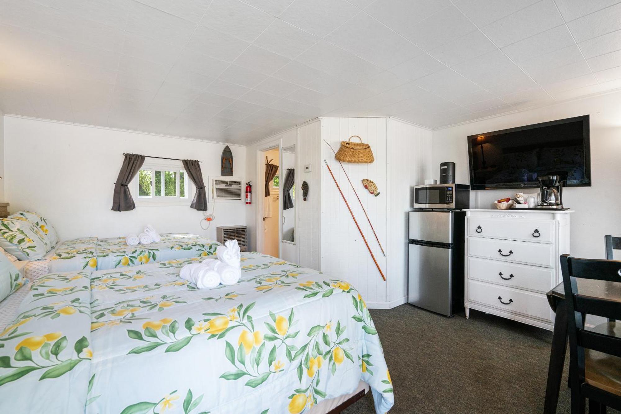 Motel South Arm Retreats East Jordan Zewnętrze zdjęcie